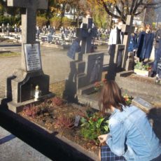 Upamiętnienie żołnierzy z okazji świąt Wszystkich Świętych Upamiętnienie żołnierzy z okazji świąt Wszystkich Świętych