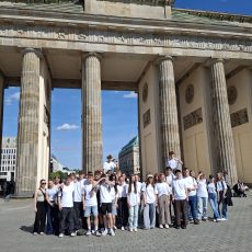 Młodzi ludzie z Polski i z Niemiec odkrywają ślady historii w Berlinie Młodzi ludzie z Polski i z Niemiec odkrywają ślady historii w Berlinie