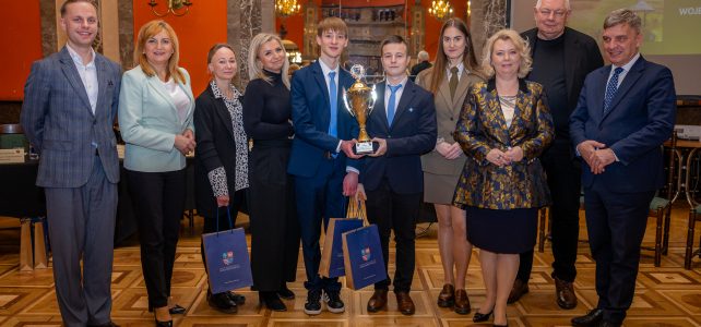 Zwycięzcy V edycji Konkursu Wiedzy o Ziemi Świętokrzyskiej